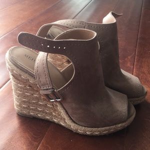 Nude wedges size 6